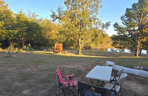 Water Valley Villa | Animal Farm Experience, 3-bed (2 qn 1 king) rv home in the Valley