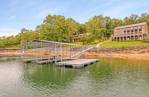 Crane Hill House | Arches - Artisan Home On The Main Body Of The Lake, 2 Covered Boat Slips