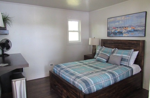 Lupton Cabin | Arrowhead Lake Camp - Lake View Rooms