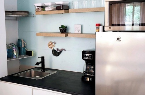 Fairhope Apartment | Artist’s Cozy Studio Retreat, A short walk to Mobile Bay and Downtown Fairhope