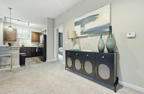 Atlanta Apartment | Atlanta’s plush 2-bedroom/2 bth apartment minutes from Downtown