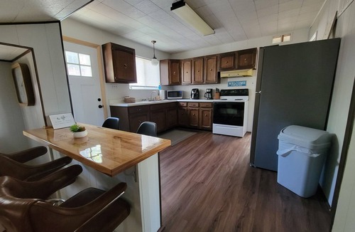 Prudenville House | Attention hunters, trail riders, snowmobilers, ice fishermen. The Betty awaits!
