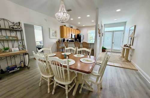 Morgantown House | August Discounted! Super Cute! Easy Beach & Pool Access
