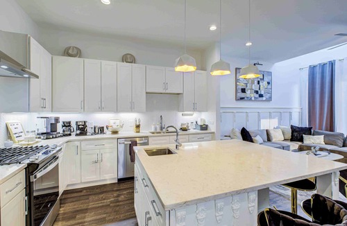 McFerrin Park House | Bachelorette Heaven! Walk to Nissan Stadium! 5 Mins to Downtown