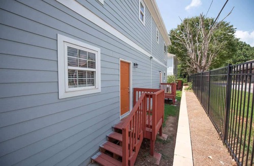 Southwestern Apartment | Basic 4BR Home 15 Min Downtown ATL Sleeps 8+