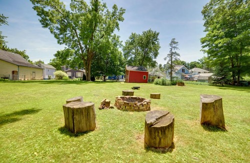 Adrian House | BBQ, Fire Pit & Yard: Family Home in Adrian
