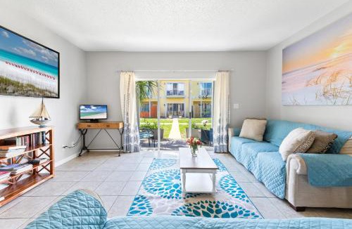 Miramar Beach House | Beach House 5min walk to beach, pool, yard, close to shops and activities
