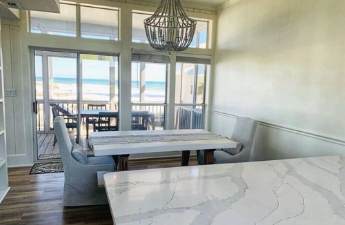 Gulf Trace House | Beachfront 4 Br Includes Jeep Paddle Boards Kayak Bikes