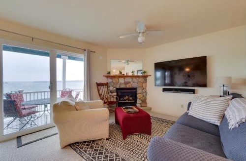 Onekama House | Beachfront Onekama Vacation Rental w/Balcony!