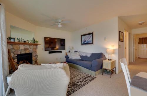 Onekama House | Beachfront Onekama Vacation Rental w/Balcony!