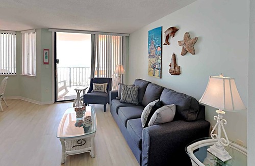 Pensacola Beach Condo | Beachfront Pensacola Beach Condo Featuring All the Comforts of Home & More!
