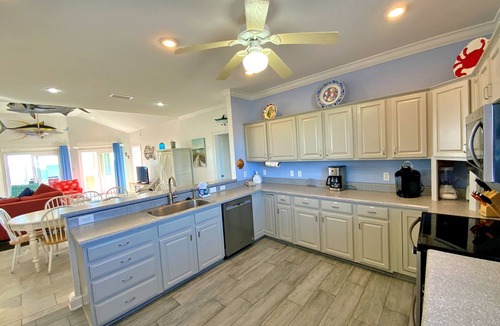 Morgantown House | Beachfront, Pools, Pickleball, in Morgantown