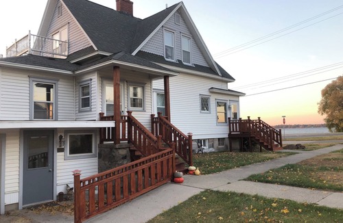 Bear Lake House | Bear Lake Garden House - 3 Bedroom house with Wi-Fi and Large Deck