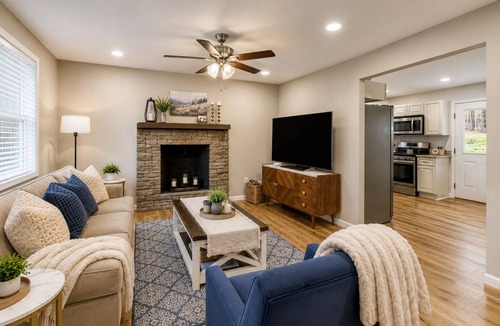 Midway House | Bear Oaks Retreat Luxury Woodland Escape Near Downtown Johnson City