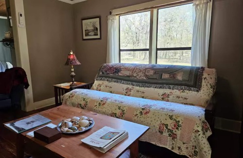 Grand Bay House | Beautiful 1930's farmhouse in a peaceful country setting. Not far from Beaches.