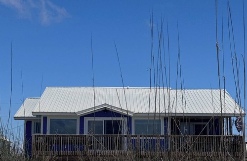 Southpointe Cottage | Beautiful Beachfront Cottage.Sandy's Dune is just steps away from the ocean!