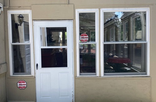Fayetteville Apartment | Beautiful daylight basement furnished apartment near everything!