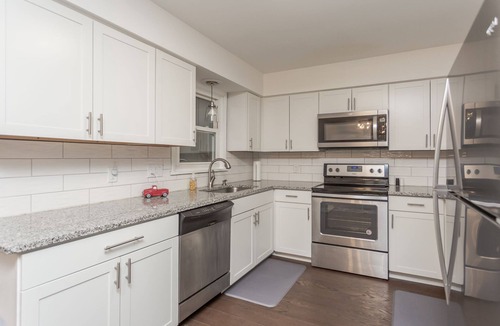 Toledo House | Beautiful home that is quiet, private and secluded. Close to everything!