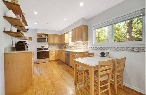 Michiana House | Beautiful home two blocks from the Lake Michigan shoreline. Perfect for large or multiple families.