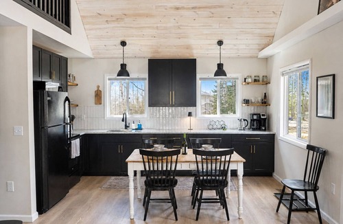 Houghton Lake House | Beautiful Houghton Lake cabin, 5 min from the lake