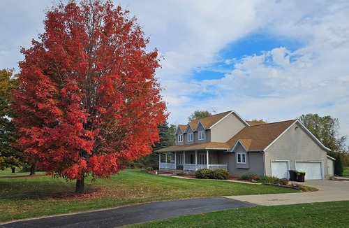 Palmyra House | Beautiful House On Grass Runway With Fly-In/Fly-Out Access