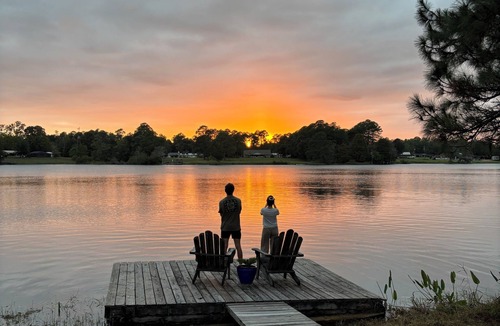 De Funiak Springs House | Beautiful lake front home in historic DeFuniak Springs!