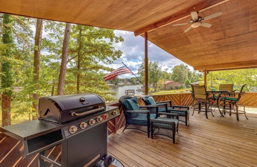 Jacksons' Gap Cabin | Beautiful Lakefront Home with Plenty of Space!