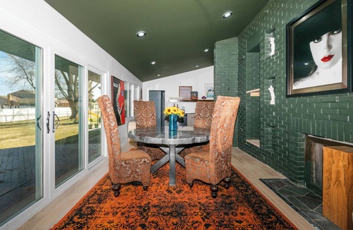 Clinton Township House | Beautiful Mid-Century 5-bedroom ranch with AC, WiFi in pleasant Clinton Township