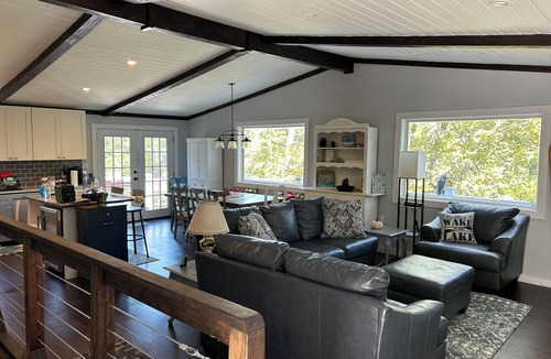 Jacksons' Gap House | Beautiful Pet friendly waterfront on lake Martin! Welcome to “Driftwood Vista”