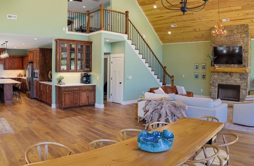 Arley House | Beautiful Smith Lake, AL 12 Steps to the Water! - Sleeps 12 - Game Room + Views