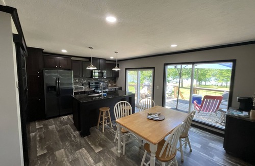 Crane Hill House | Beautiful Smith lake Home on a lazy sloping lot!!! No Stairs to the water!!!