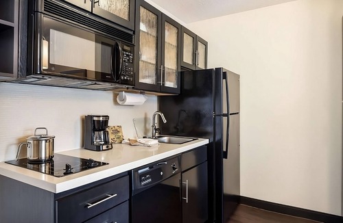Troy Hotel | Best Value, Quality Stay! 4 Relaxing Units, Pet-Friendly, Near Robinwood Park