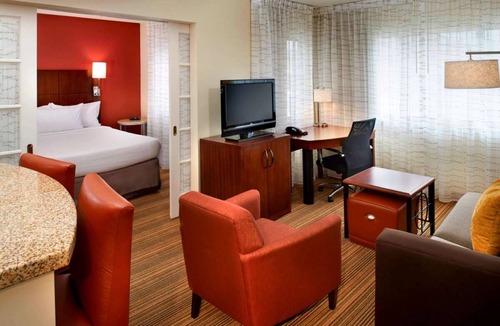 Warren Hotel | Best Value, Quality Stay! Short Drive to Red Oaks Waterpark, w/Free Breakfast!