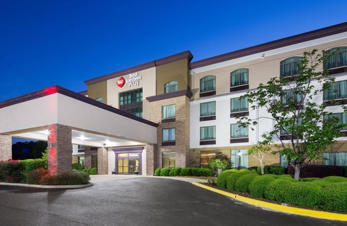 Crestline Heights Hotel | Best Western Plus Birmingham Inn & Suites