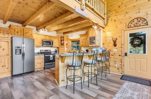 Comins Cabin | Big Bear Lodge Retreat where friends & families gather and meet!