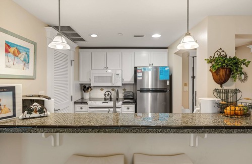 Baytowne Wharf Condo | BIG DISCOUNTS-AUG&SEPT RENTS 1BR+DEN CONDO-SLEEPS 6@ 1BR rate Sandestin-Baytowne