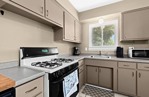 Dearborn Heights House | Big Fenced Backyard Sleeps 8 Plus