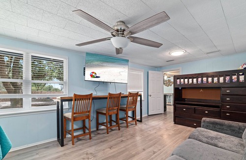 Orange Beach Cottage | BILL FISH COTTAGE-LARGE GROUPS, FAMILY REUNION, BALL TEAMS- ALL WELCOME!!!!