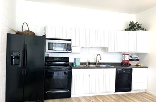 Hancock Ski Chalet | Bliss Shores Waterfront Chalet & attached Guest Suite: Sunsets & Northern Lights