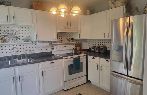 Navy Point House | Blissful Relaxation at Pensacola's Navy Point. 3 bed 1 bath home.