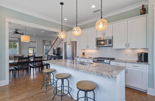 Lakeside at Blue Mountain Beach House | Blue Mountain Beach, walk to the beach, 6 seater golf cart, bikes, beach gear