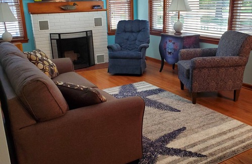 St. Clair House | Blueberry Hill.sweet 3 bedroom vacation home in beautiful St. Clair.