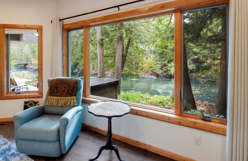 Mayfield House | Boardman Monarch Lodge, 2-Guest Special: Riverfront, Hot Tub, Fireplace