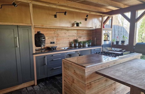 Portengen House | BoHo - Jacuzzi, Sauna, BBQ, Garden close to Amsterdam & Utrecht - Sleeps 24
