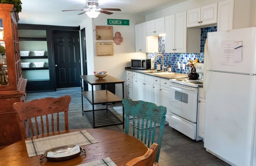Niles Apartment | Boutique Downtown Loft on the NODE, Walk Everywhere, 20 Min Drive to Notre Dame