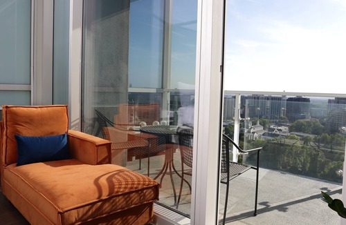 North Buckhead Condo | Breathtaking views! Where Luxary meets comfort. 1-BR condo in charming Buckhead!