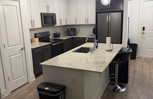 Reynoldstown Apartment | Bright 2-bedroom apartment with AC in amazing downtown Atlanta and very peaceful