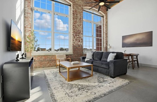 Judson Apartment | Bright and Elegant Abode Near DT GVL