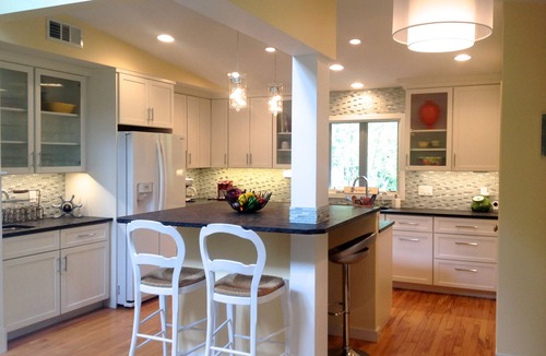 Union Pier House | Bright, Colorful, Cozy Home Close To Beach, Town And Activities.