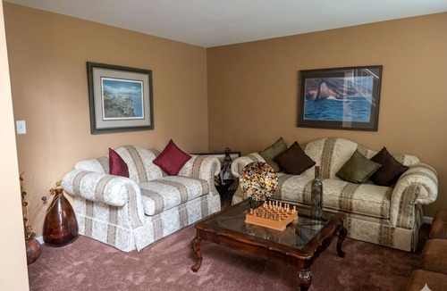 Decatur House | Brilliant 4-bedroom house within minutes from downtown Atlanta and the airport.
